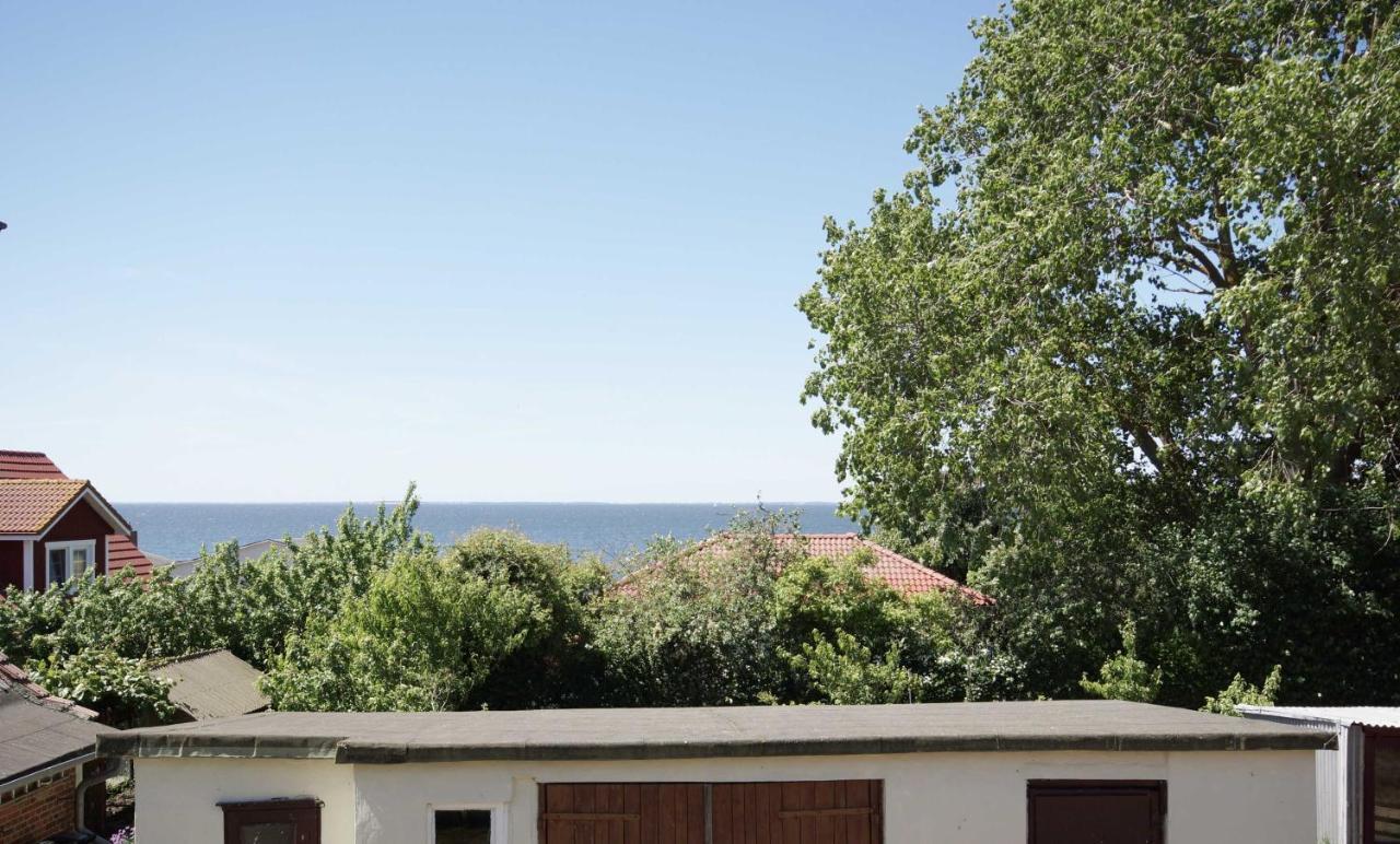 Ferienwohnungen beim Fischer und sin Fru Klein Zicker Exterior foto
