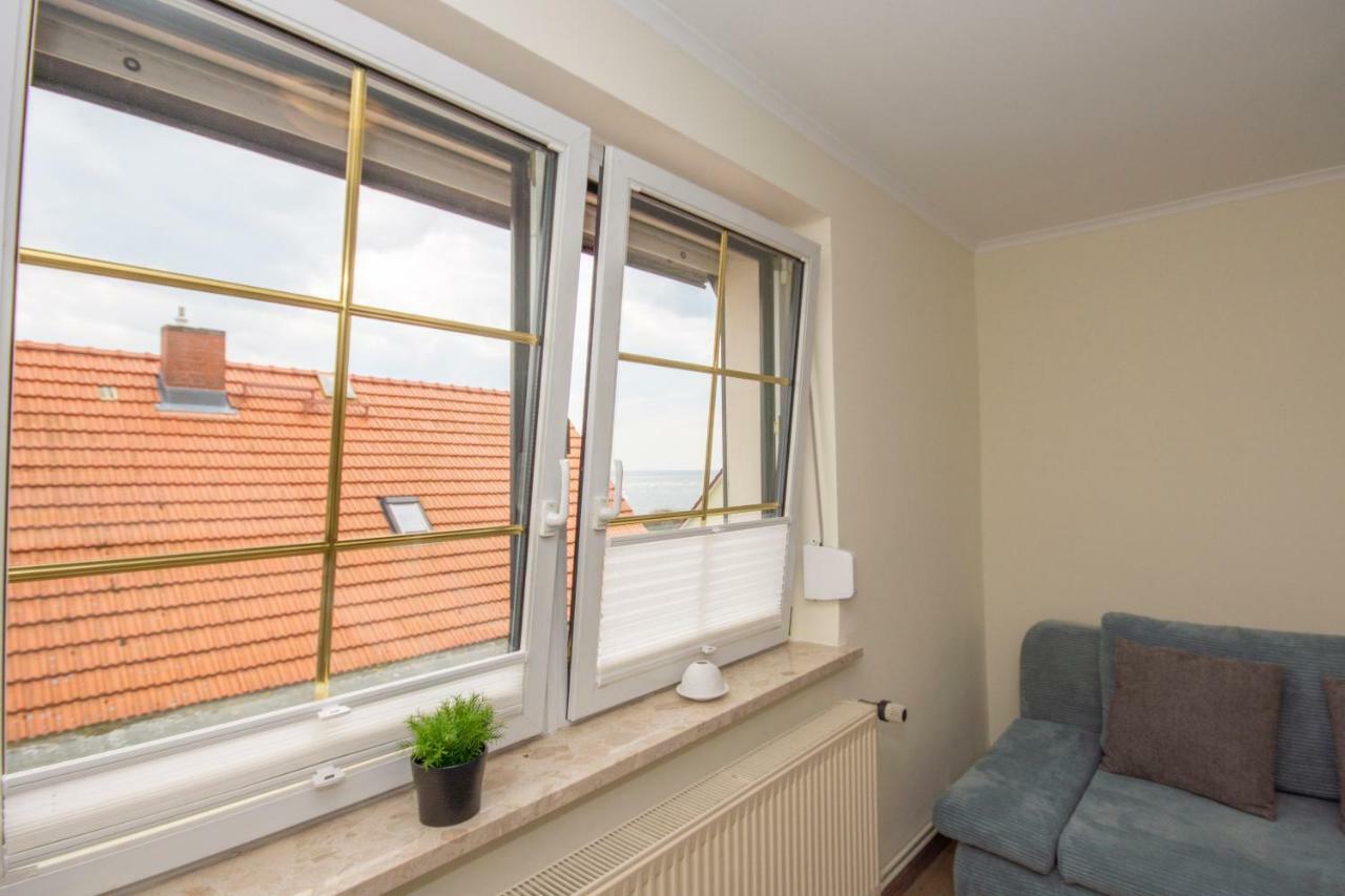 Ferienwohnungen beim Fischer und sin Fru Klein Zicker Exterior foto
